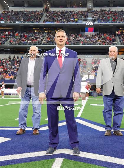 Thumbnail 3 in North Shore vs. Duncanville (UIL Football 6A D1 Finals) photogallery.