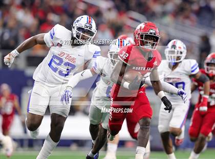Thumbnail 2 in North Shore vs. Duncanville (UIL Football 6A D1 Finals) photogallery.