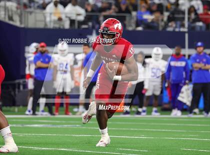 Thumbnail 2 in North Shore vs. Duncanville (UIL Football 6A D1 Finals) photogallery.