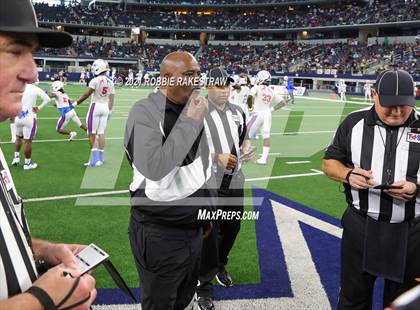 Thumbnail 1 in North Shore vs. Duncanville (UIL Football 6A D1 Finals) photogallery.