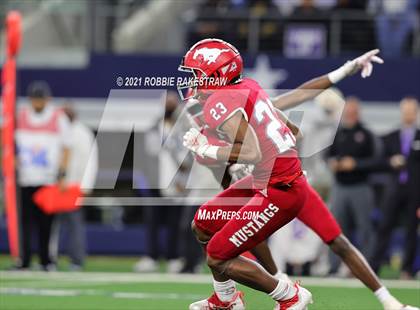 Thumbnail 1 in North Shore vs. Duncanville (UIL Football 6A D1 Finals) photogallery.