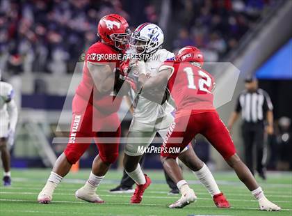Thumbnail 1 in North Shore vs. Duncanville (UIL Football 6A D1 Finals) photogallery.