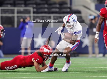 Thumbnail 3 in North Shore vs. Duncanville (UIL Football 6A D1 Finals) photogallery.