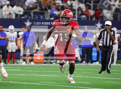 Thumbnail 3 in North Shore vs. Duncanville (UIL Football 6A D1 Finals) photogallery.