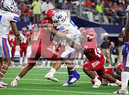 Thumbnail 2 in North Shore vs. Duncanville (UIL Football 6A D1 Finals) photogallery.