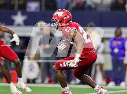 Thumbnail 3 in North Shore vs. Duncanville (UIL Football 6A D1 Finals) photogallery.