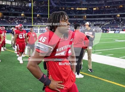 Thumbnail 1 in North Shore vs. Duncanville (UIL Football 6A D1 Finals) photogallery.