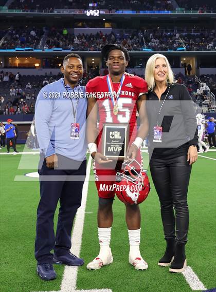 Thumbnail 1 in North Shore vs. Duncanville (UIL Football 6A D1 Finals) photogallery.