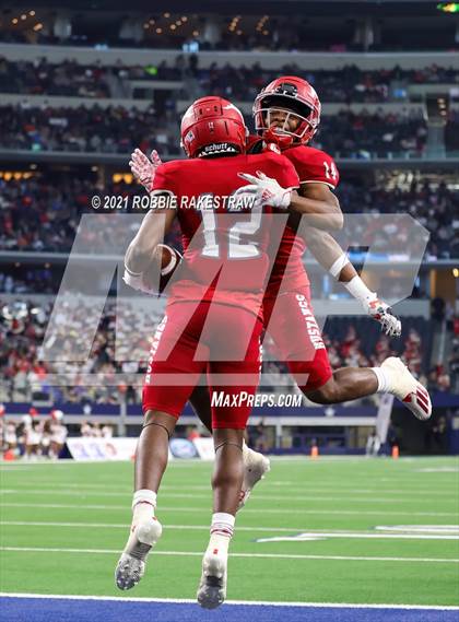 Thumbnail 1 in North Shore vs. Duncanville (UIL Football 6A D1 Finals) photogallery.