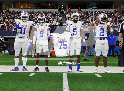 Thumbnail 3 in North Shore vs. Duncanville (UIL Football 6A D1 Finals) photogallery.