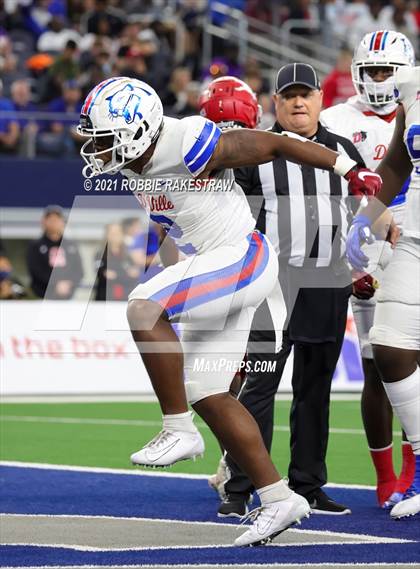 Thumbnail 1 in North Shore vs. Duncanville (UIL Football 6A D1 Finals) photogallery.