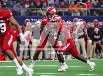 Thumbnail 3 in North Shore vs. Duncanville (UIL Football 6A D1 Finals) photogallery.