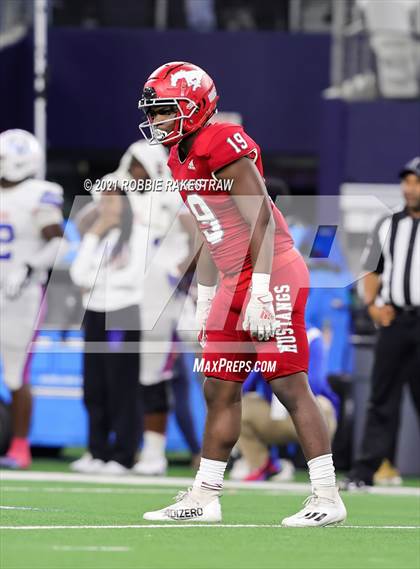 Thumbnail 1 in North Shore vs. Duncanville (UIL Football 6A D1 Finals) photogallery.