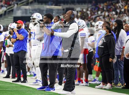 Thumbnail 2 in North Shore vs. Duncanville (UIL Football 6A D1 Finals) photogallery.
