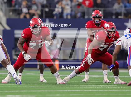 Thumbnail 2 in North Shore vs. Duncanville (UIL Football 6A D1 Finals) photogallery.