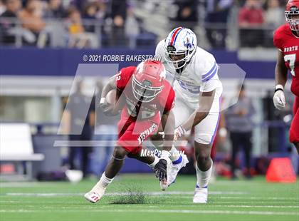 Thumbnail 3 in North Shore vs. Duncanville (UIL Football 6A D1 Finals) photogallery.