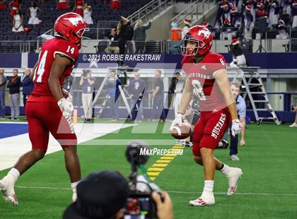 Thumbnail 1 in North Shore vs. Duncanville (UIL Football 6A D1 Finals) photogallery.