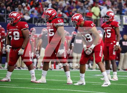 Thumbnail 2 in North Shore vs. Duncanville (UIL Football 6A D1 Finals) photogallery.