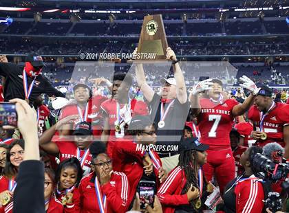 Thumbnail 3 in North Shore vs. Duncanville (UIL Football 6A D1 Finals) photogallery.