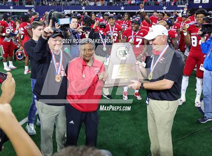 Thumbnail 3 in North Shore vs. Duncanville (UIL Football 6A D1 Finals) photogallery.