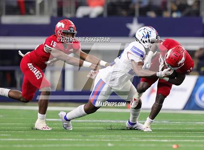 Thumbnail 3 in North Shore vs. Duncanville (UIL Football 6A D1 Finals) photogallery.