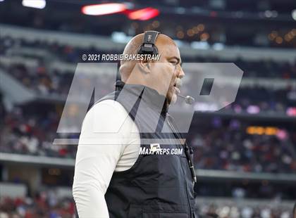 Thumbnail 3 in North Shore vs. Duncanville (UIL Football 6A D1 Finals) photogallery.