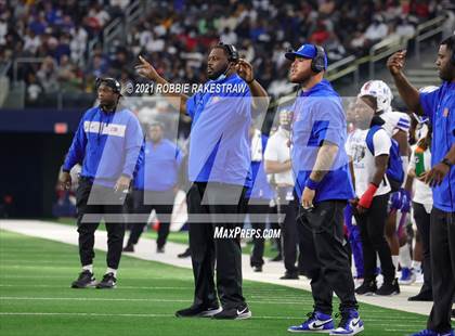 Thumbnail 3 in North Shore vs. Duncanville (UIL Football 6A D1 Finals) photogallery.