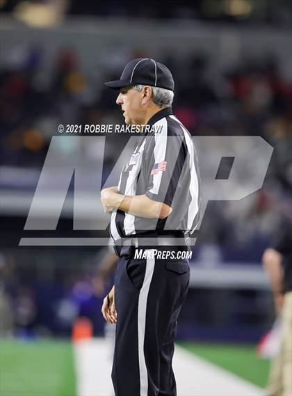 Thumbnail 2 in North Shore vs. Duncanville (UIL Football 6A D1 Finals) photogallery.