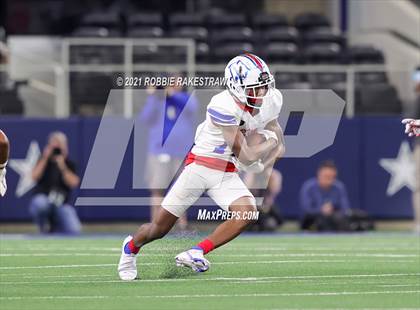 Thumbnail 1 in North Shore vs. Duncanville (UIL Football 6A D1 Finals) photogallery.