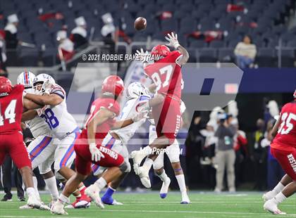 Thumbnail 1 in North Shore vs. Duncanville (UIL Football 6A D1 Finals) photogallery.