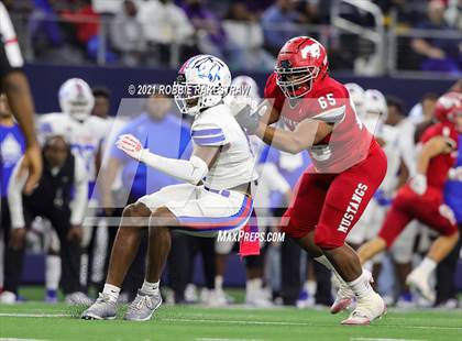 Thumbnail 1 in North Shore vs. Duncanville (UIL Football 6A D1 Finals) photogallery.
