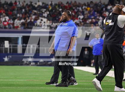 Thumbnail 3 in North Shore vs. Duncanville (UIL Football 6A D1 Finals) photogallery.