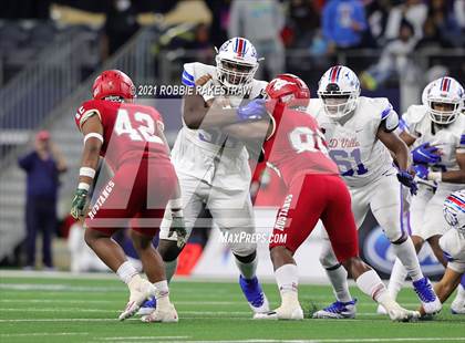 Thumbnail 2 in North Shore vs. Duncanville (UIL Football 6A D1 Finals) photogallery.