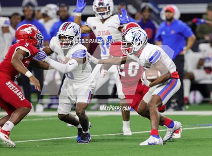 Thumbnail 3 in North Shore vs. Duncanville (UIL Football 6A D1 Finals) photogallery.