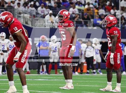 Thumbnail 3 in North Shore vs. Duncanville (UIL Football 6A D1 Finals) photogallery.