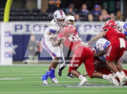Thumbnail 1 in North Shore vs. Duncanville (UIL Football 6A D1 Finals) photogallery.