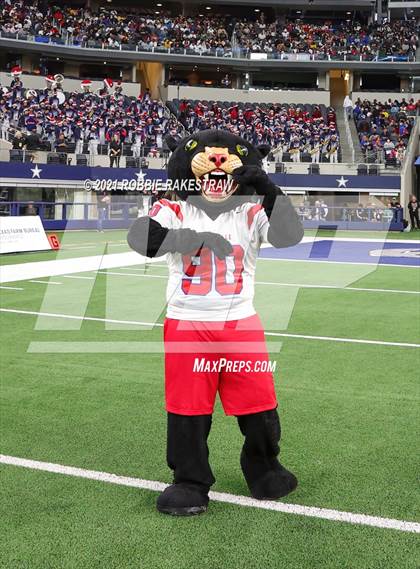 Thumbnail 2 in North Shore vs. Duncanville (UIL Football 6A D1 Finals) photogallery.