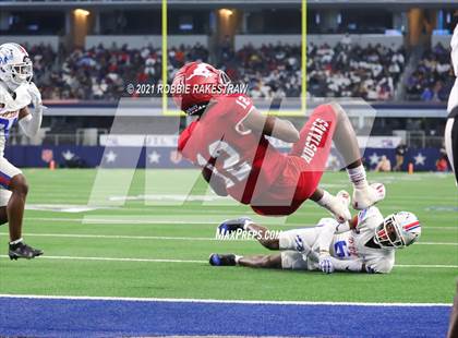 Thumbnail 1 in North Shore vs. Duncanville (UIL Football 6A D1 Finals) photogallery.