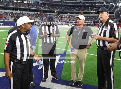 Thumbnail 2 in North Shore vs. Duncanville (UIL Football 6A D1 Finals) photogallery.