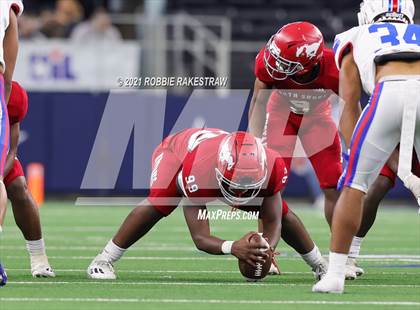 Thumbnail 1 in North Shore vs. Duncanville (UIL Football 6A D1 Finals) photogallery.
