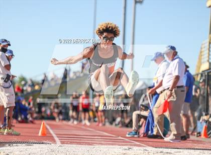 Thumbnail 2 in NYSPHAA Outdoor Track & Field Championships (Long Jump) photogallery.