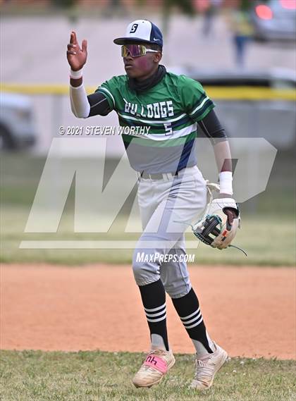 Thumbnail 1 in Enloe @ Southeast Raleigh photogallery.