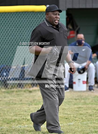 Thumbnail 1 in Enloe @ Southeast Raleigh photogallery.