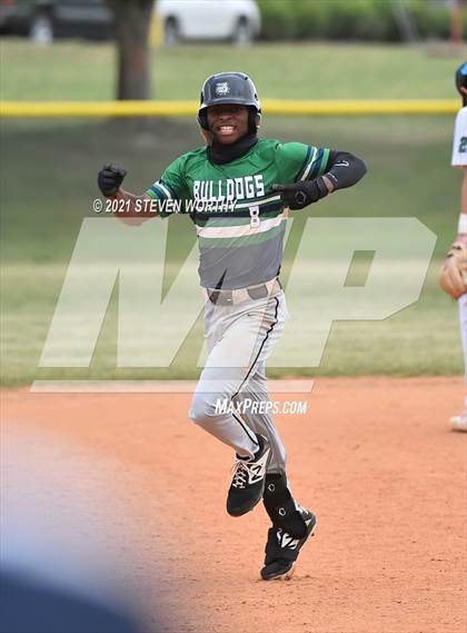 Thumbnail 3 in Enloe @ Southeast Raleigh photogallery.
