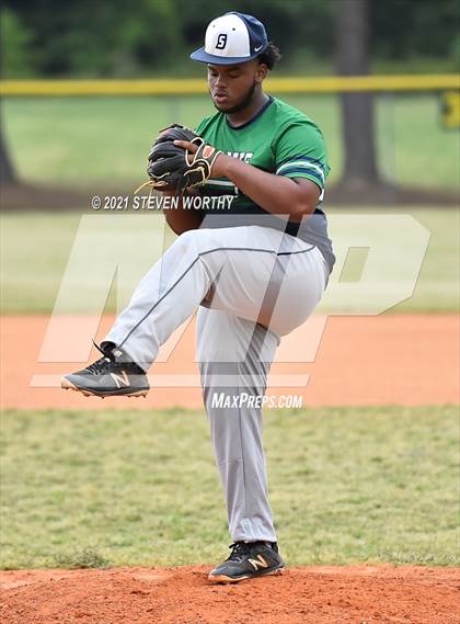 Thumbnail 2 in Enloe @ Southeast Raleigh photogallery.