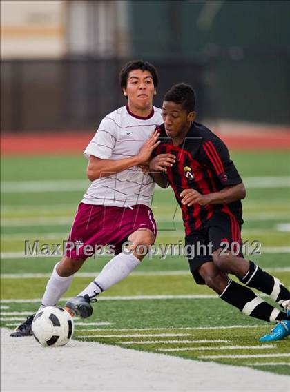 Thumbnail 3 in Fort Bend Austin vs Clear Creek (Region III Bi-District Playoff) photogallery.