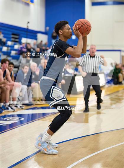 Thumbnail 3 in Monsignor Bonner/Archbishop Prendergast Catholic vs. Malvern Prep photogallery.