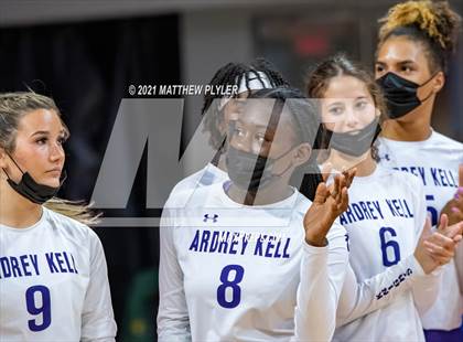 Thumbnail 3 in Green Level vs. Ardrey Kell (NCHSAA 4A Final) (1 of 2) (Pre-game, post-game, awards, and team photos) photogallery.