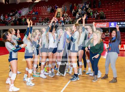 Thumbnail 1 in Green Level vs. Ardrey Kell (NCHSAA 4A Final) (1 of 2) (Pre-game, post-game, awards, and team photos) photogallery.