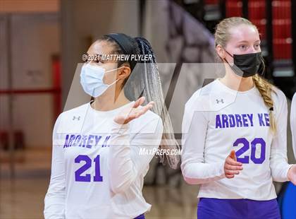 Thumbnail 3 in Green Level vs. Ardrey Kell (NCHSAA 4A Final) (1 of 2) (Pre-game, post-game, awards, and team photos) photogallery.